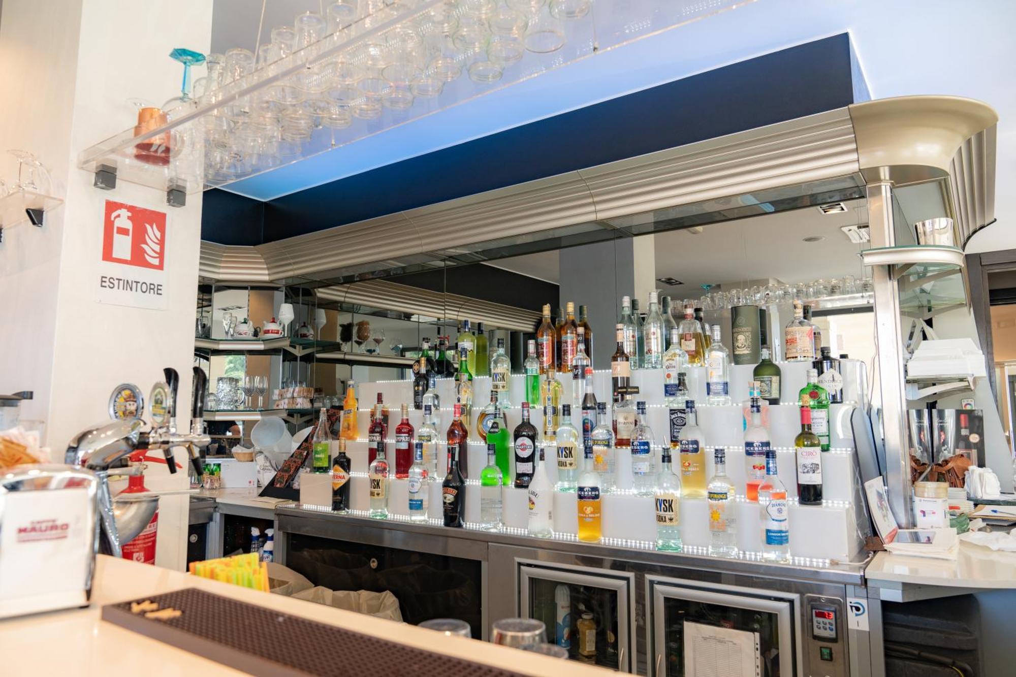 拿破仑酒店 Torre Melissa 外观 照片